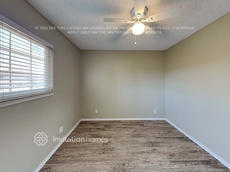 Building Photo - 2164 Athens Ave