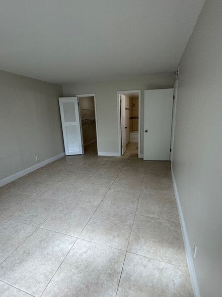 Building Photo - 3101 Oakland Shores Dr