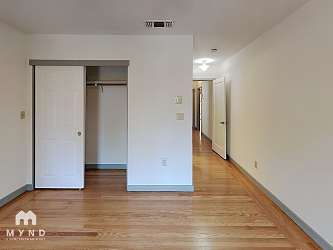 Building Photo - 524 Dudley Way