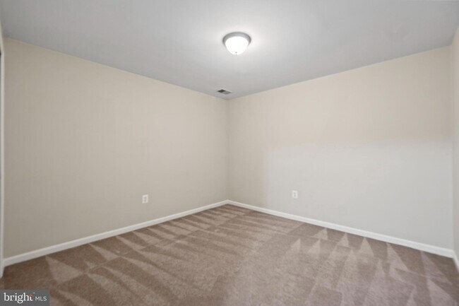 Building Photo - 6720 Emmanuel Ct