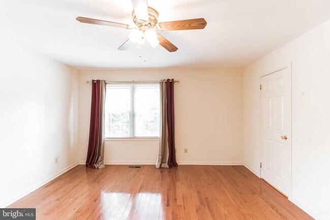 Building Photo - 48 Stonehurst Ct