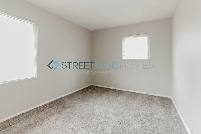 Building Photo - 3704 Erin Dr