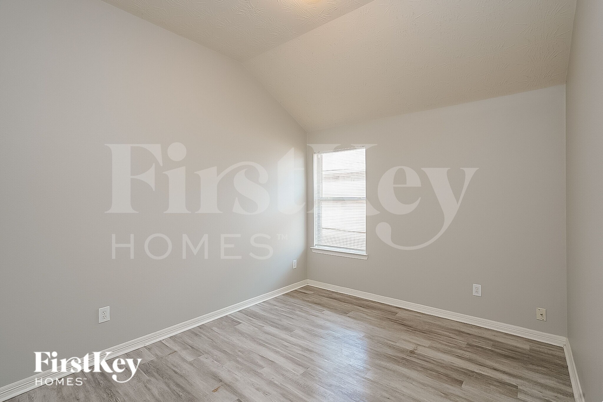 Building Photo - 4531 Bridgevillage Dr
