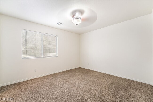 Building Photo - 7275 Phlox Rd