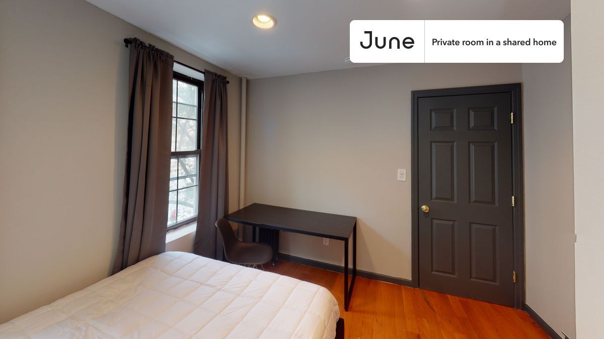Building Photo - Room in Shared 3 bed/1 bath home