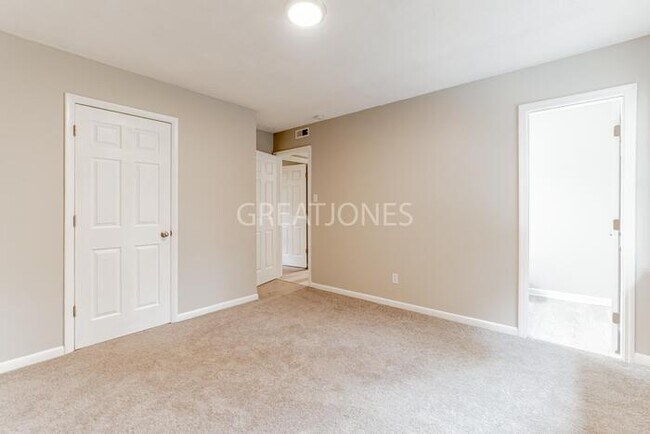 Building Photo - Charming 3 Bedroom in Raeford!