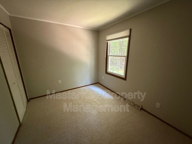 Building Photo - 219 Byrum St