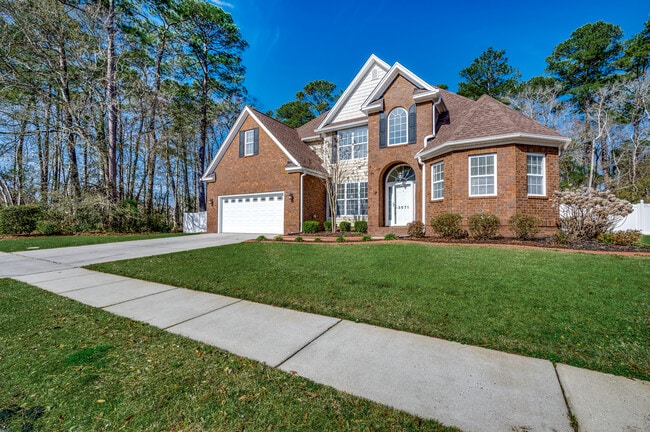 Building Photo - 3571 Brampton Dr