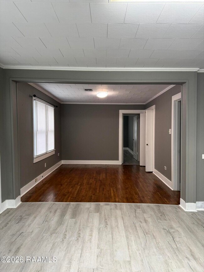 Building Photo - 611 Everette St