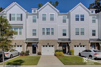 Building Photo - 5208 New Palm Ct