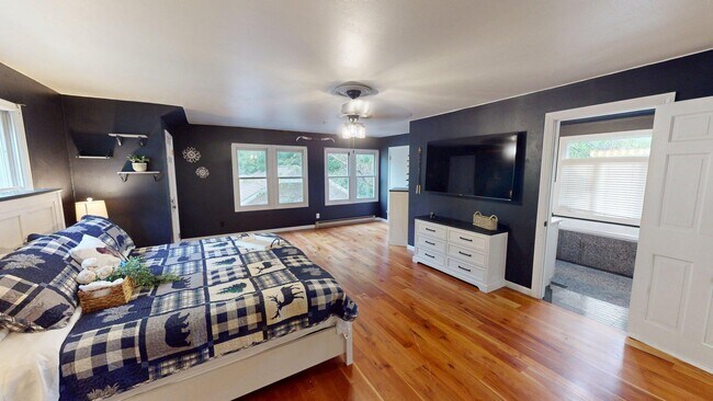 Building Photo - 1625 N Union St