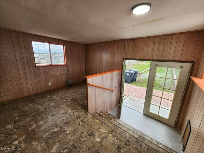 Building Photo - 1111 Hardy Ln