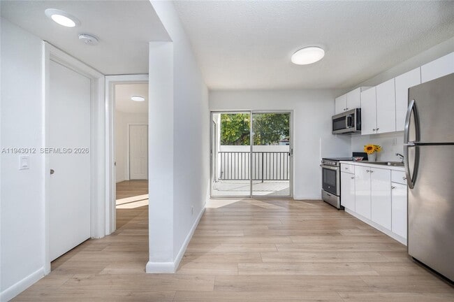 Building Photo - 2463 Coral Wy