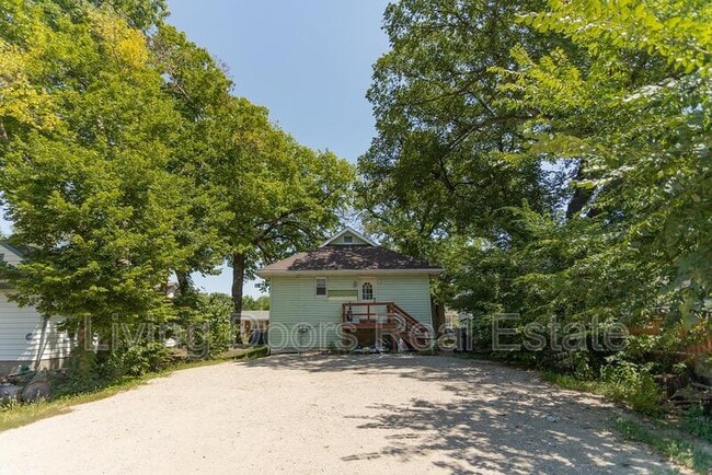 Building Photo - 1529 N 24th St