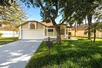 Building Photo - 138 Colly Way