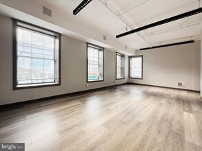 Building Photo - 1365 Wisconsin Ave NW