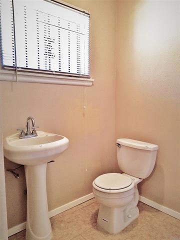 Building Photo - 4942 Rockport Dr