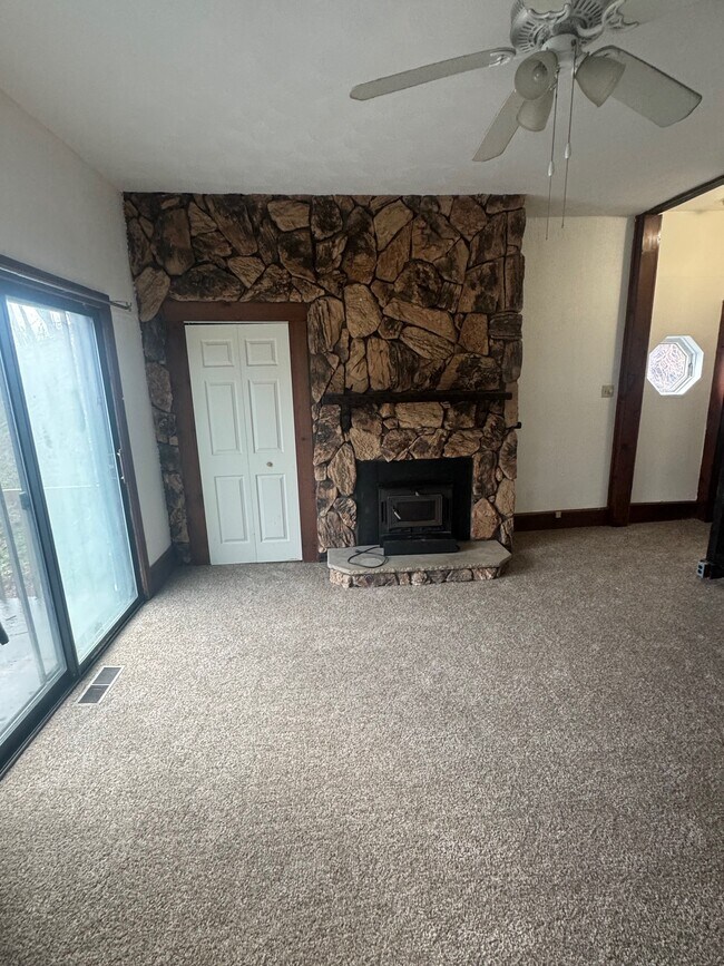 Building Photo - 1 Cabin St