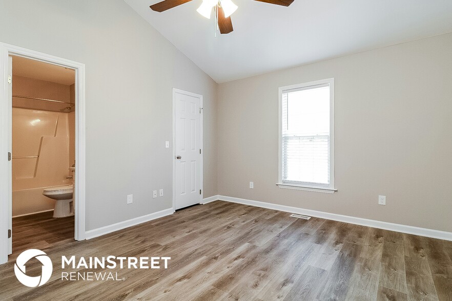 Building Photo - 120 Dullis Cir
