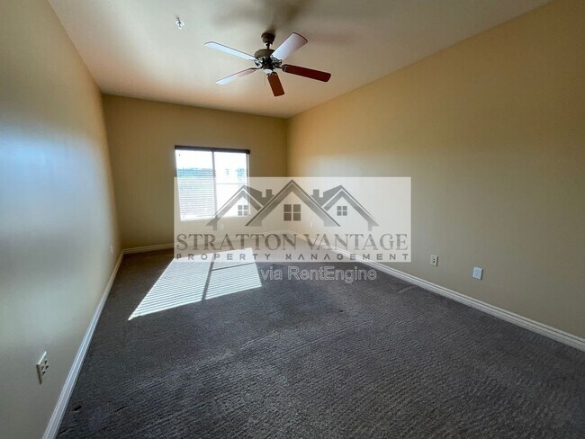 Building Photo - 5350 E Deer Valley Dr