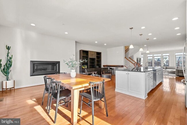 Building Photo - 9134 Kenway Ln