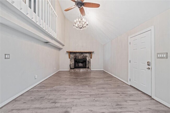 Building Photo - 6001 S Himes Ave