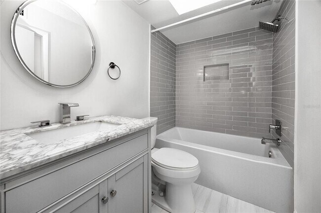 Building Photo - 2207 Belleair Rd