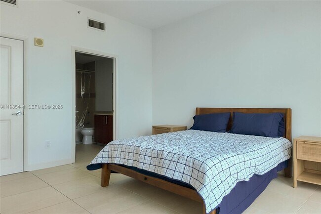 Building Photo - 1945 S Ocean Dr