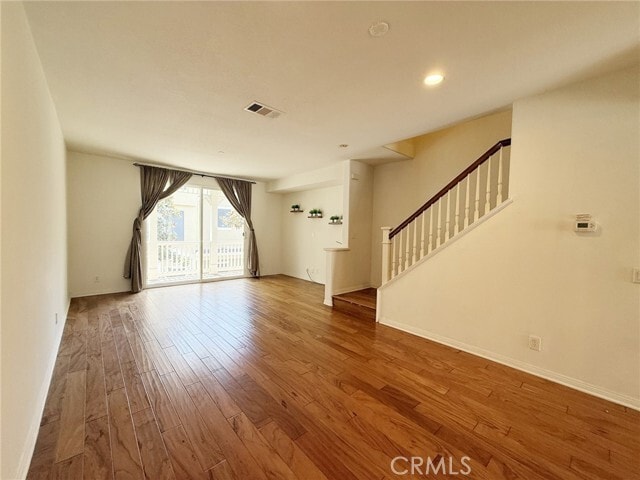Building Photo - 424 Silk Tree
