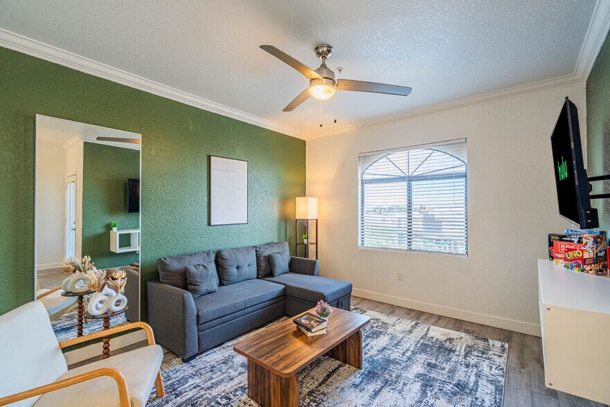 Building Photo - 2150 S 55th St