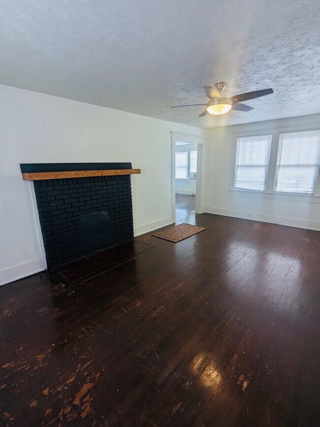 Building Photo - 816 Goldwire St SW