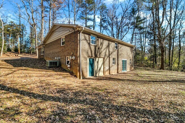 Building Photo - Very Private 3-Bedroom Home with Huge Yard...