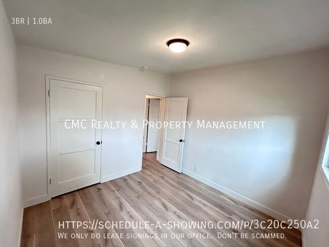 Building Photo - 3009 McNab-