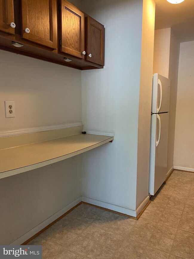 Building Photo - 5565 Columbia Pike