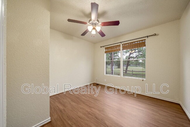 Building Photo - 153 Oak Valley Dr