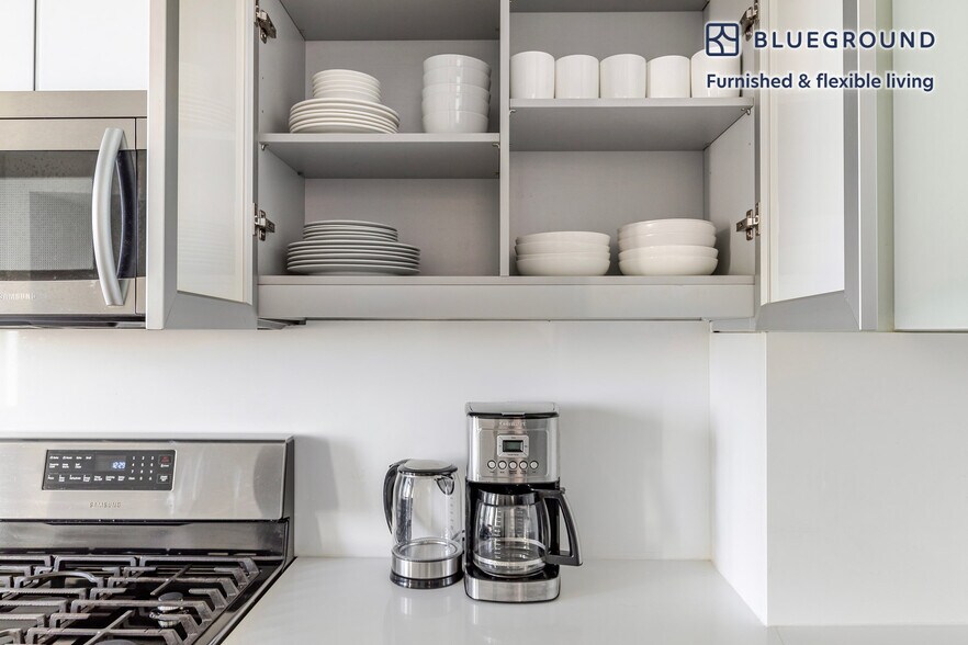 Building Photo - 42-10 27th St