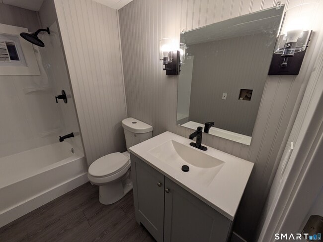 Building Photo - 183 N Main St