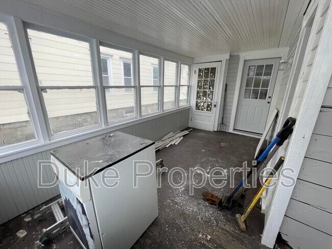 Building Photo - 5 Sheridan St