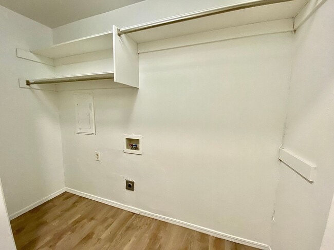 Building Photo - Large 3 Bed 2 Bath off NW 63rd & N. Villa in OKC