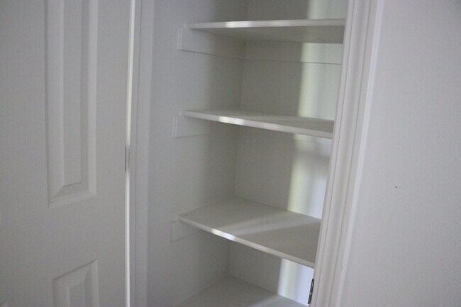 Building Photo - 209 Interlochen Ln