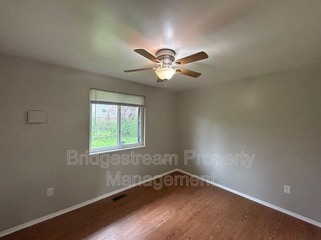 Building Photo - 4952 Leeper St