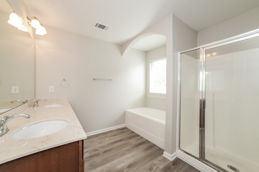 Building Photo - 9351 Opal Dr