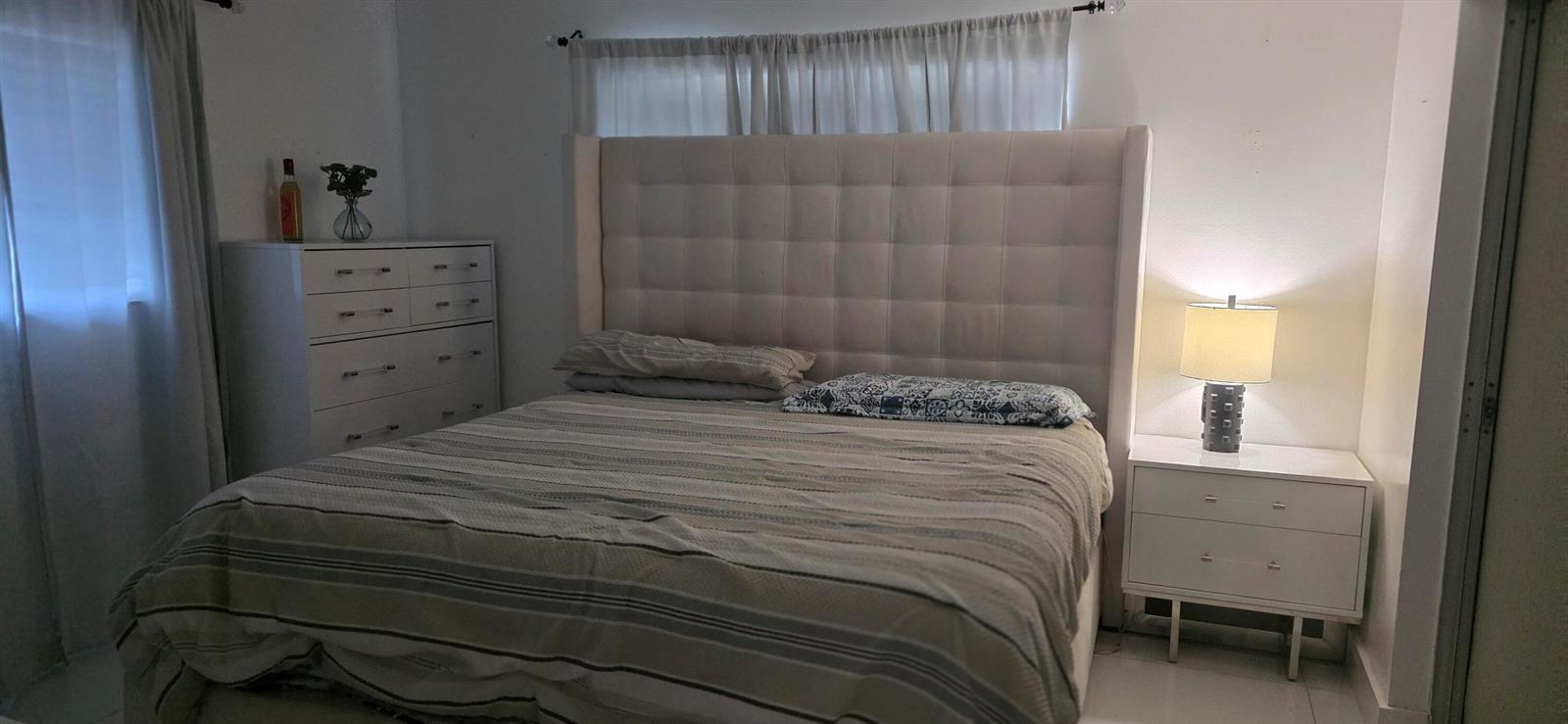 Building Photo - 896 SW 64th Ter