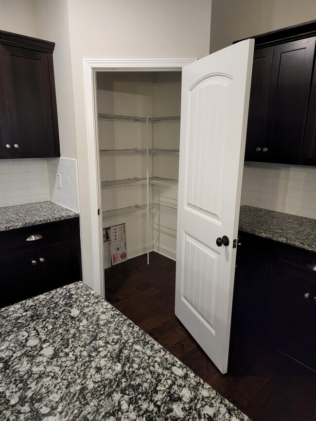 Building Photo - 3075 Margot Ln