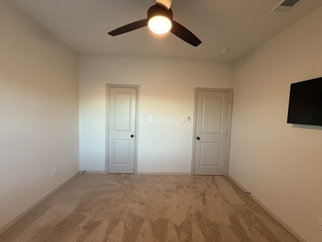 Building Photo - 4510 Meadow Hawk Dr