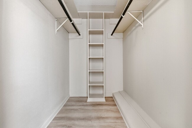 Building Photo - Come see this charming 2-story condo featuring 2 bedrooms and 2.5 bathrooms!