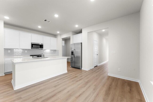 Building Photo - 8627 Blueberry Ash St