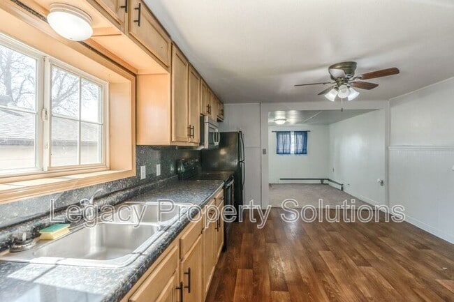 Building Photo - 505 S 10th St