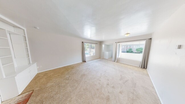 Building Photo - Big Yard! Quick Walk to SDSU Campus! (Leas...