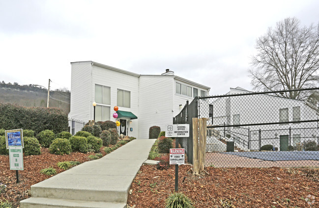 Building Photo - Alpine Villas